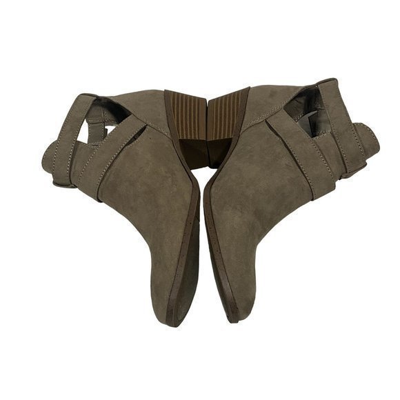 Francesca's Belted Chopout Ankle Booties Portia-Putty Size 7 - Picture 3 of 10